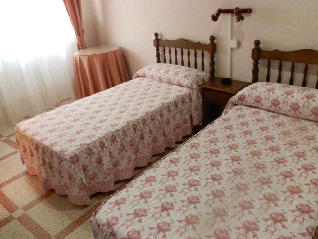 ホステル レストランテ サン ポウル コンスエグラ 部屋 写真